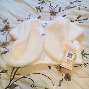 Girl’s faux fur shrug